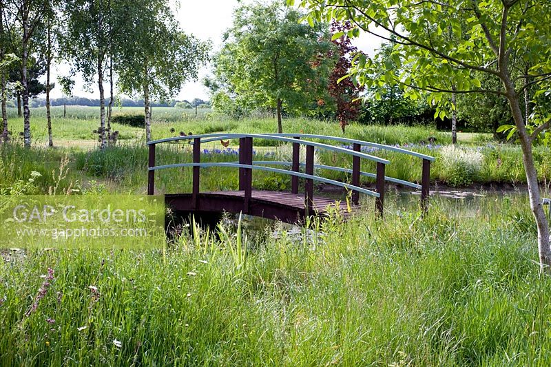 Monet Stil Brücke mit Wiese - Wickets, NGS Essex