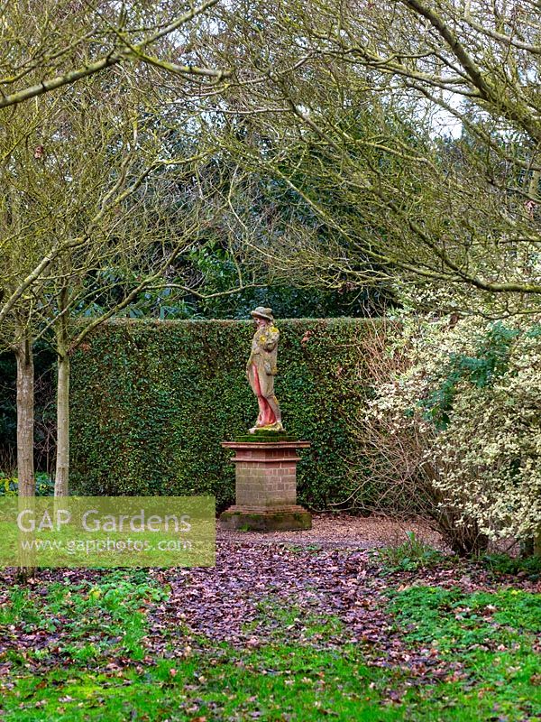 Statue im Wald - East Ruston Old Vicarage Gardens, Norfolk