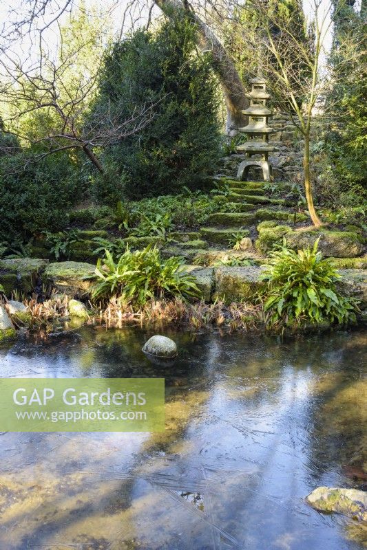 Der Japanische Garten im Iford Manor im Januar 
