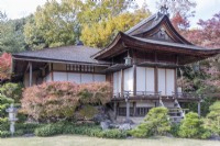 Hauptwohnsitz im Momoyama-Stil im Garten